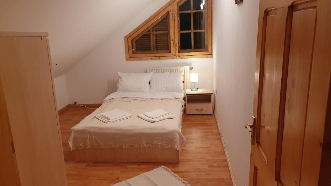 Vila Panselutelor 6 Sinaia Eksteriør billede